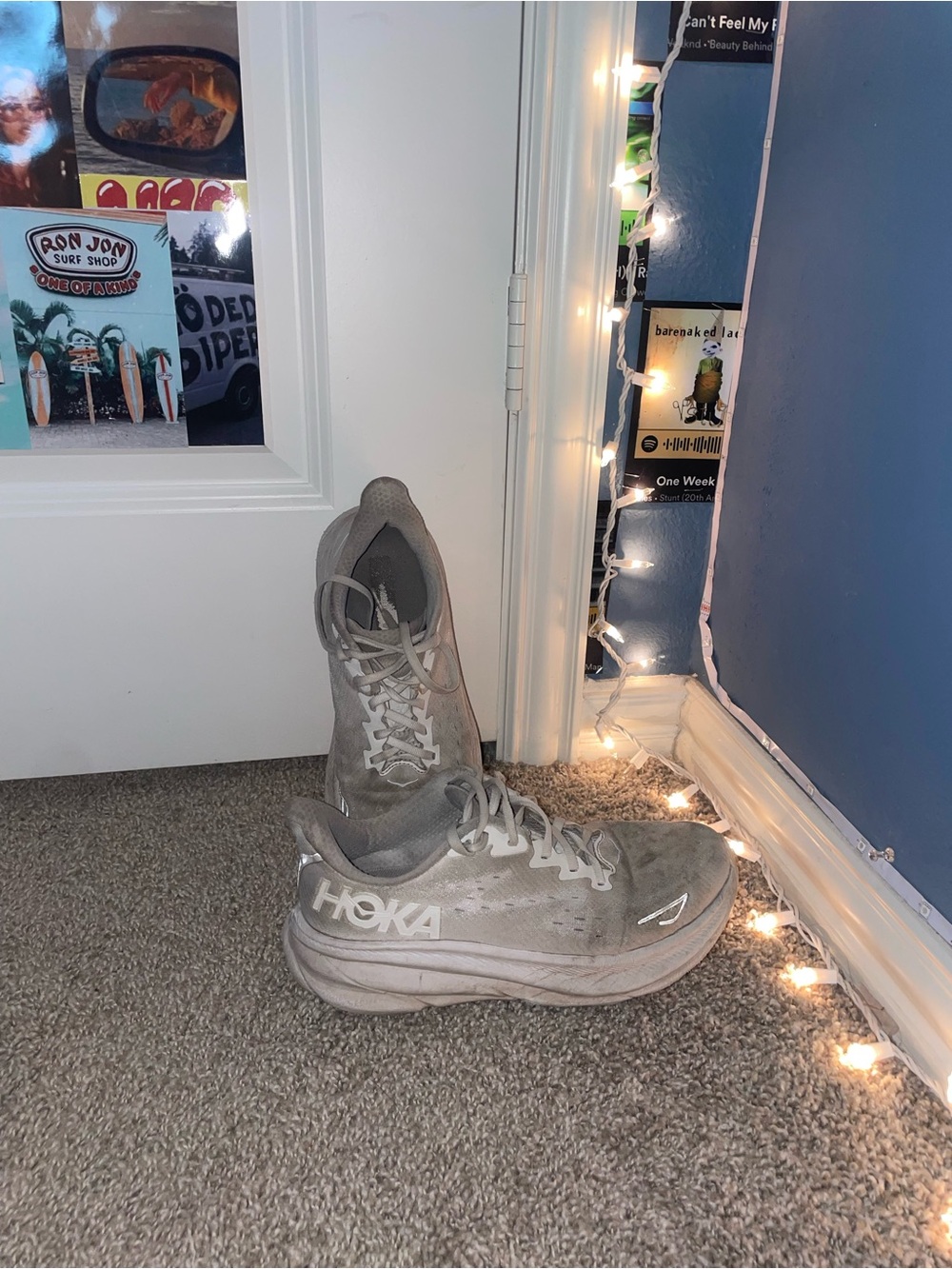 Woman’s Athletic Running Shoes - Picture 3 of 4